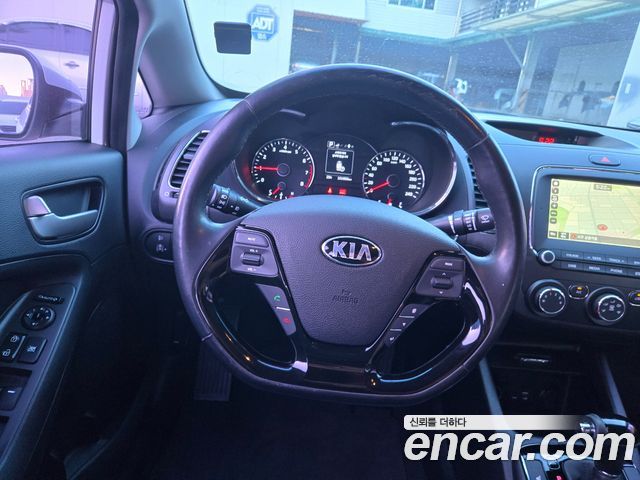Kia K3 2018 — photo 12