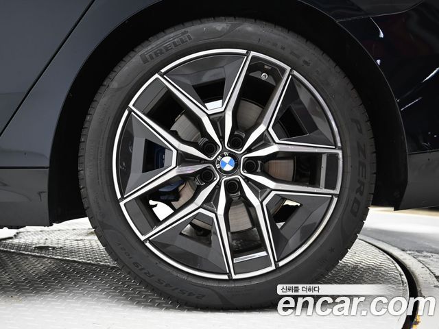 BMW 5-Series 2025 — photo 5