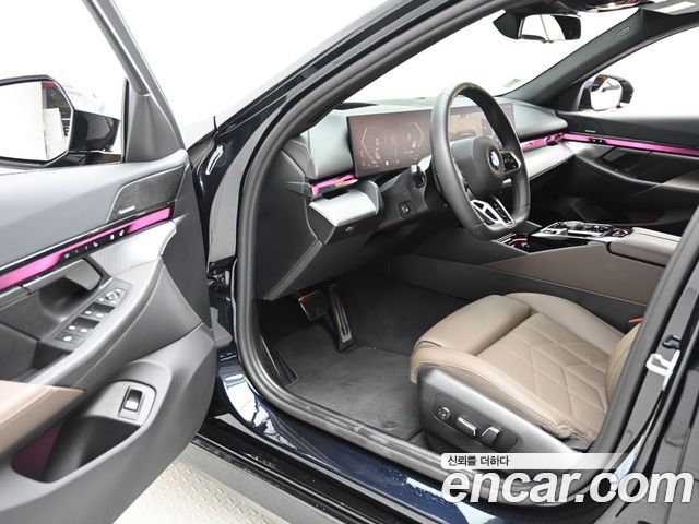 BMW 5-Series 2025 — photo 11