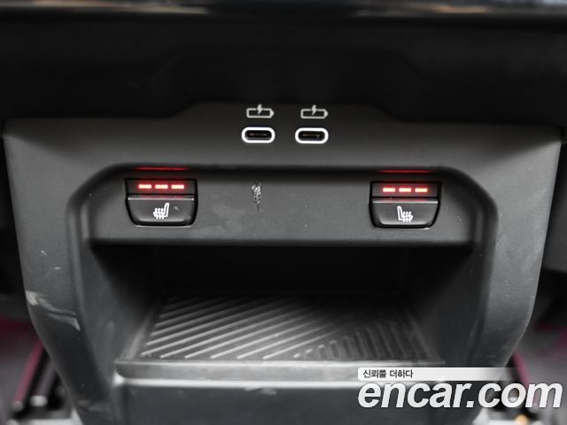 BMW 5-Series 2025 — photo 16