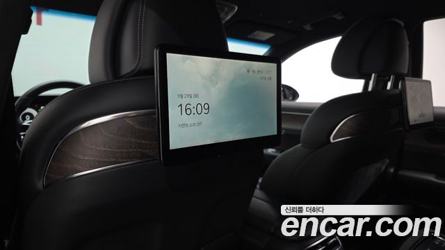 Genesis G90 2022 — photo 28
