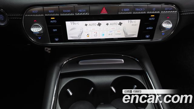Genesis G90 2022 — photo 33