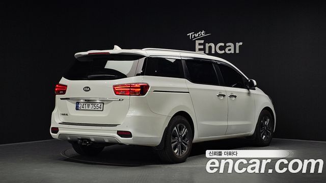 Kia Canival 2020 — photo 2