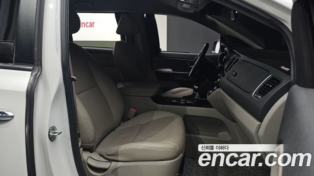 Kia Canival 2020 — photo 13