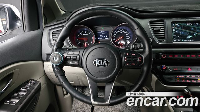Kia Canival 2020 — photo 19