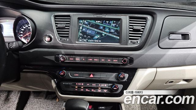 Kia Canival 2020 — photo 20