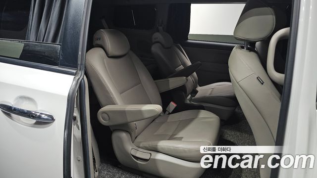 Kia Canival 2020 — photo 16