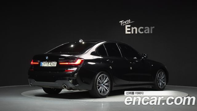 BMW 3-Series 2021 — photo 2