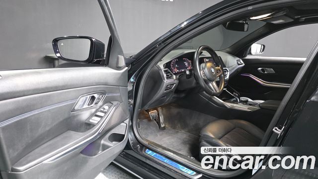 BMW 3-Series 2021 — photo 13