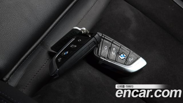 BMW 3-Series 2021 — photo 22
