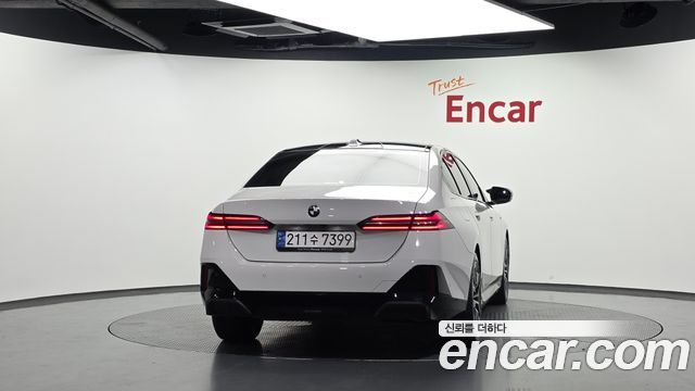 BMW 5-Series 2024 — photo 4
