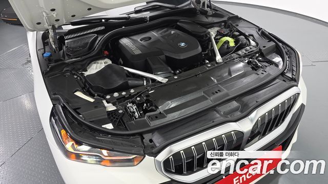 BMW 5-Series 2024 — photo 6