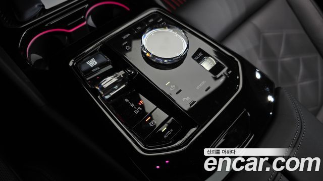 BMW 5-Series 2024 — photo 9
