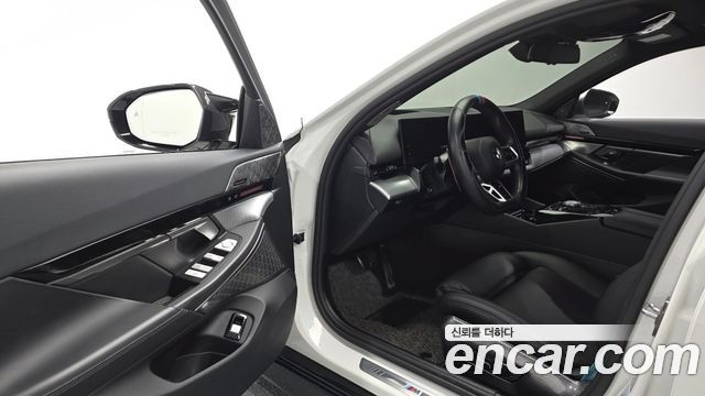 BMW 5-Series 2024 — photo 10