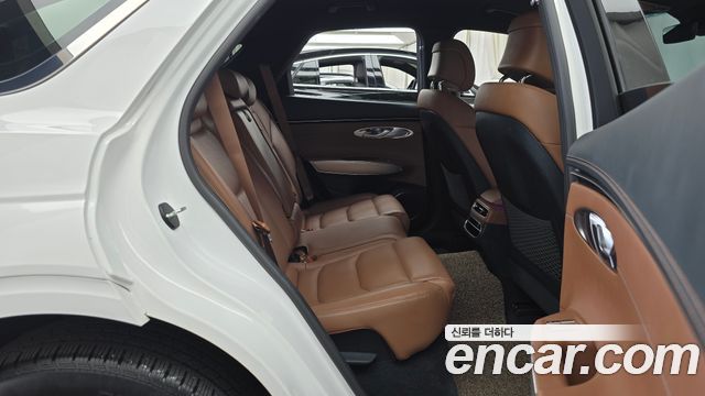 Genesis GV70 2021 — photo 18