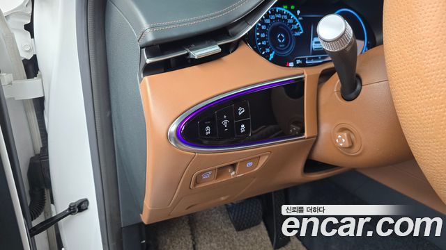 Genesis GV70 2021 — photo 22