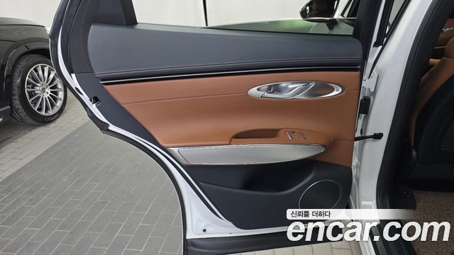 Genesis GV70 2021 — photo 15