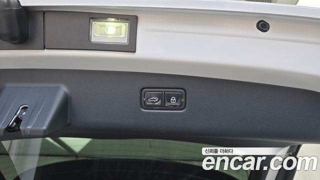 Genesis GV70 2021 — photo 30