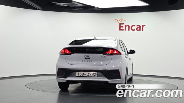 Hyundai Ioniq 2020 — photo 4