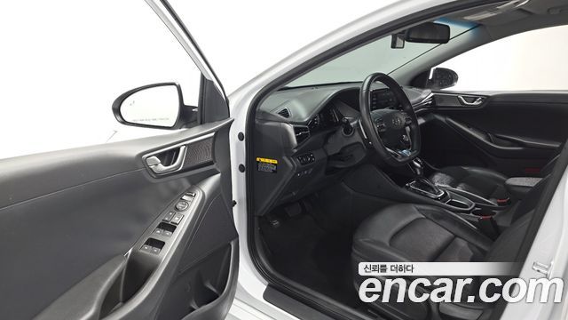 Hyundai Ioniq 2020 — photo 13