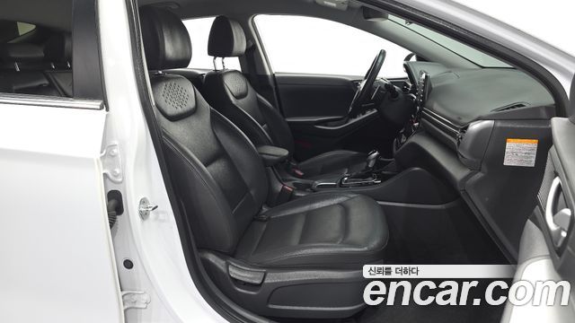 Hyundai Ioniq 2020 — photo 17