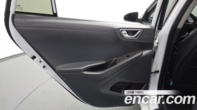 Hyundai Ioniq 2020 — photo 15