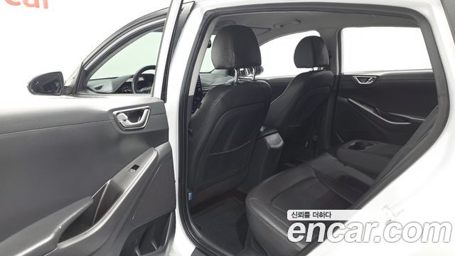 Hyundai Ioniq 2020 — photo 16