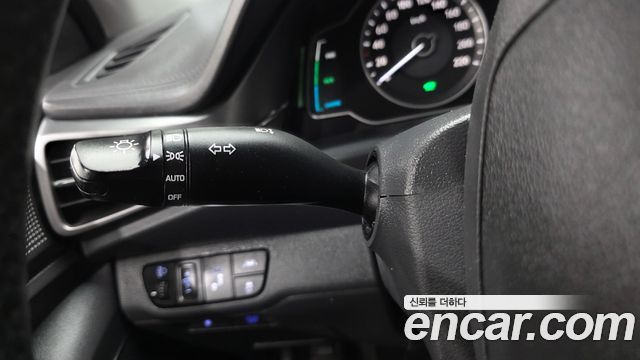 Hyundai Ioniq 2020 — photo 30