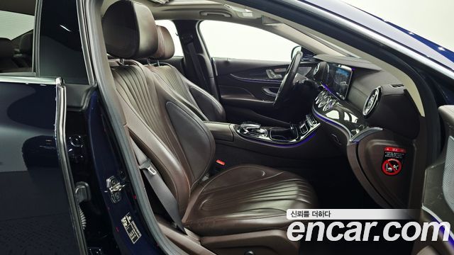 Mercedes-Benz CLS-Class 2020 — photo 12