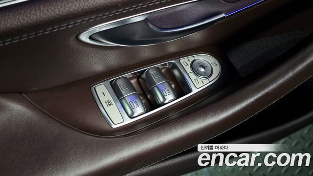 Mercedes-Benz CLS-Class 2020 — photo 15