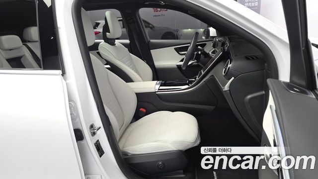 Mercedes-Benz GLC-Class 2024 — photo 17