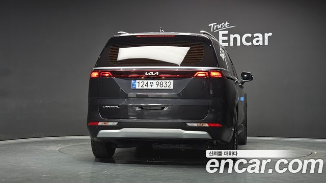 Kia Canival 2022 — photo 4