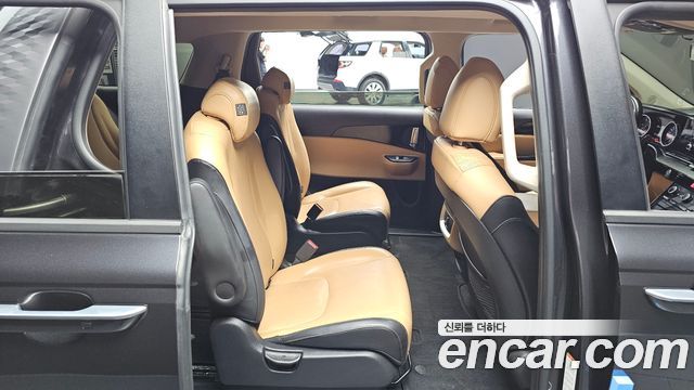 Kia Canival 2022 — photo 11