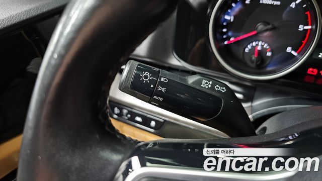 Kia Canival 2022 — photo 18