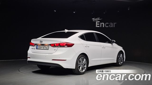 Hyundai AVANTE 2018 — photo 2