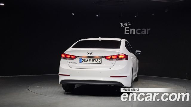 Hyundai AVANTE 2018 — photo 4