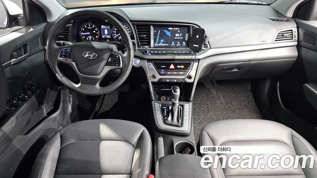 Hyundai AVANTE 2018 — photo 10