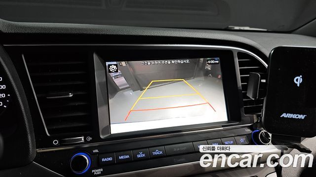 Hyundai AVANTE 2018 — photo 21