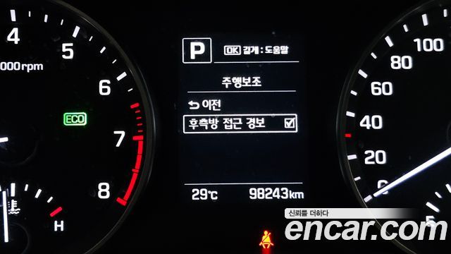 Hyundai AVANTE 2018 — photo 24
