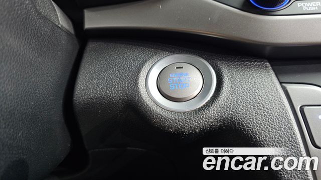Hyundai AVANTE 2018 — photo 28
