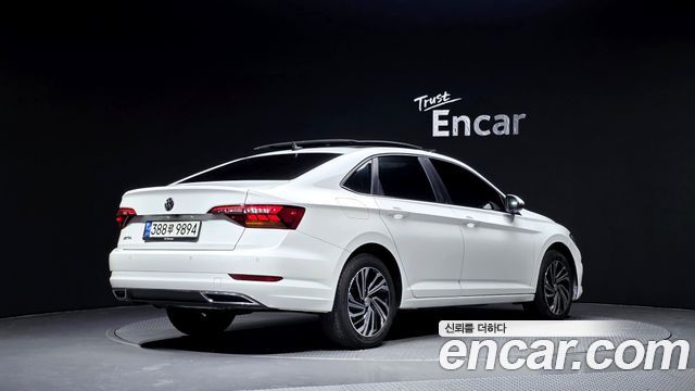 Volkswagen Jetta 2021 — photo 2