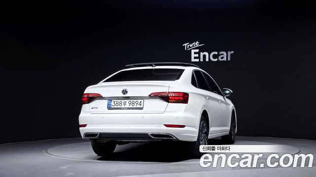 Volkswagen Jetta 2021 — photo 4