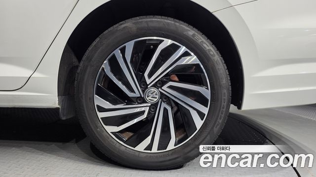 Volkswagen Jetta 2021 — photo 5