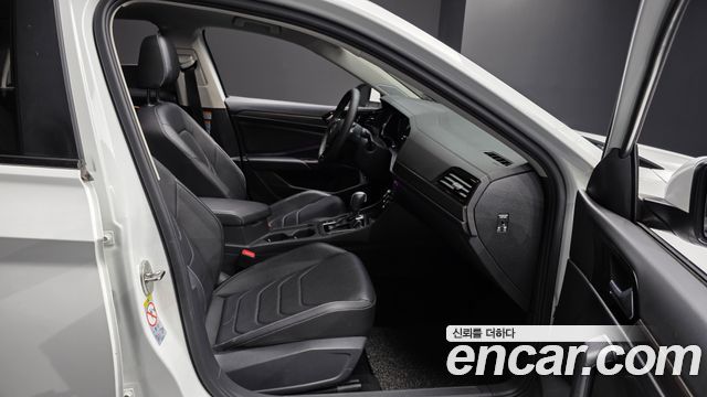 Volkswagen Jetta 2021 — photo 17
