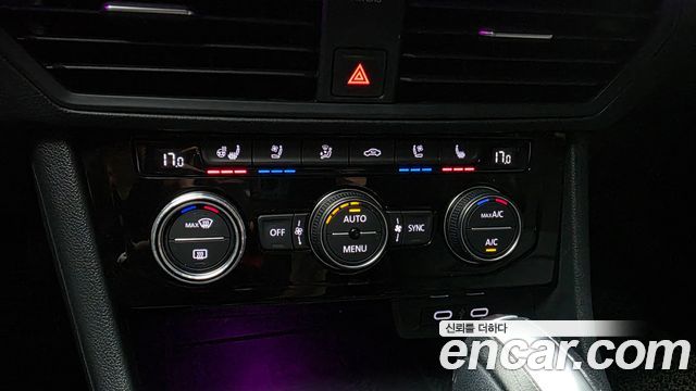 Volkswagen Jetta 2021 — photo 31