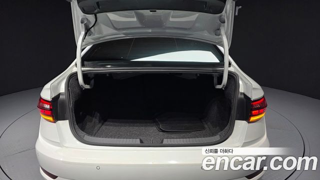 Volkswagen Jetta 2021 — photo 32