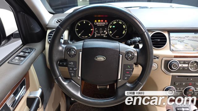 Land Rover Discovery 2016 — photo 19
