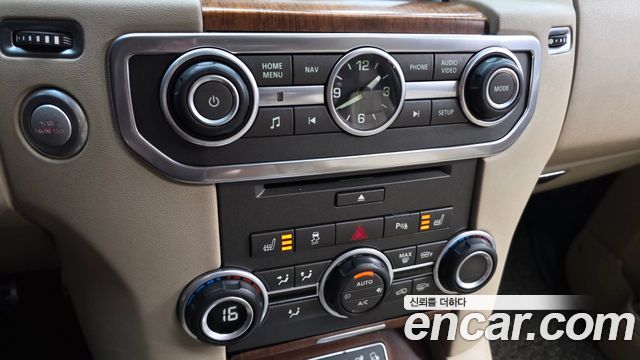 Land Rover Discovery 2016 — photo 22