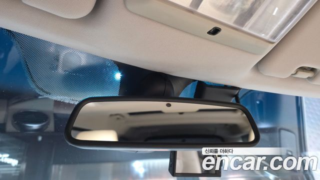 Land Rover Discovery 2016 — photo 23