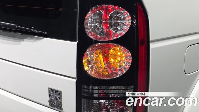 Land Rover Discovery 2016 — photo 9
